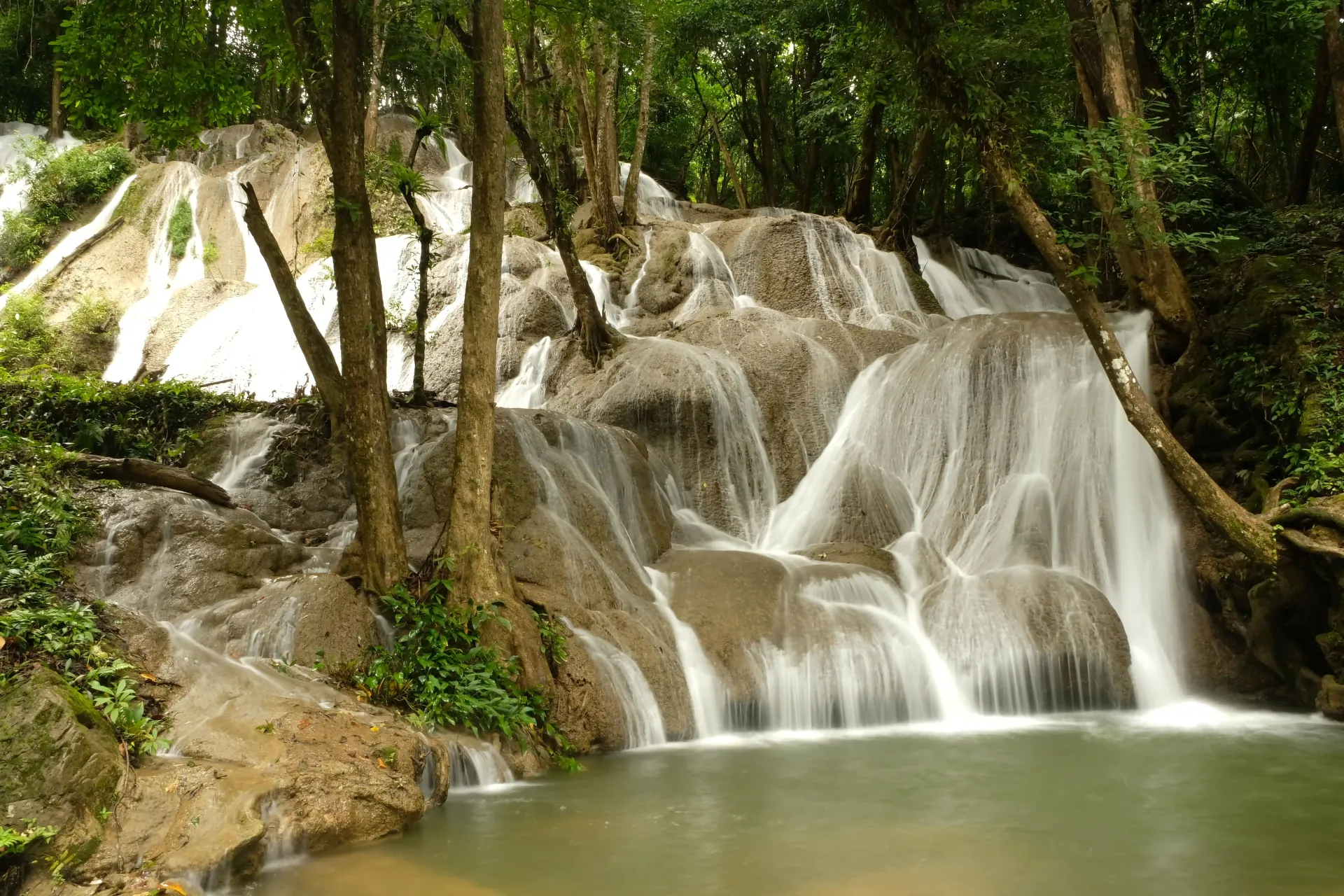 รถทัวร์ กรุงเทพ ถึง กาญจนบุรี