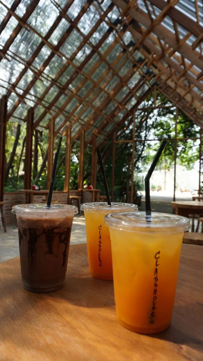 “Glasshouse Coffee” คาเฟ่เรือนกระจก