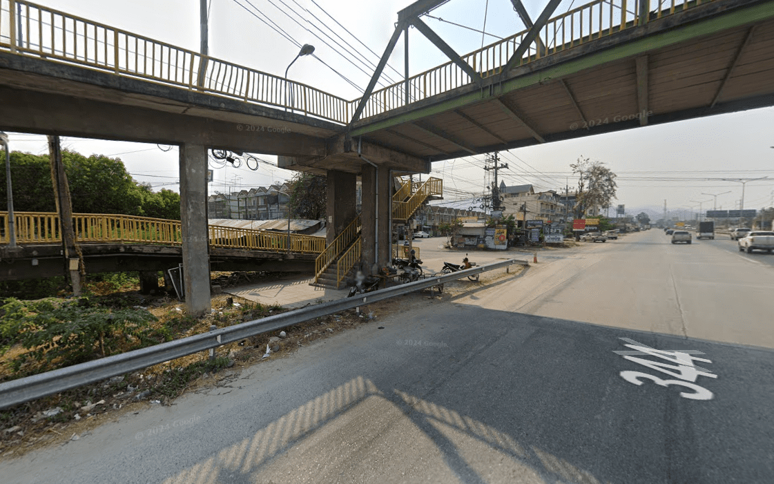 Book Ban Bueng Pattana Intersection Bus Stop