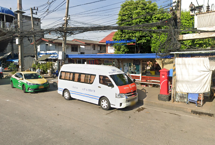 Book  Pratunam Phra-in  (In Front Of S. Phanit Shop)