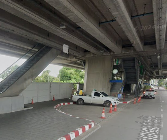 Book Thap Chang Bus Stop (Airport Rail Link)