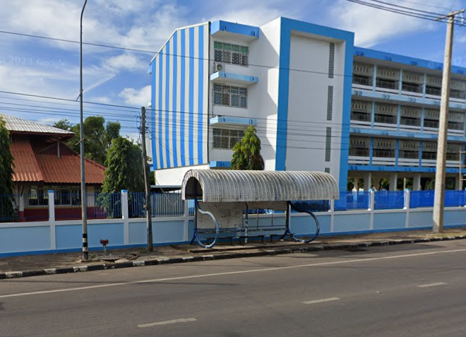Book Loeng Nok Tha District Bus Stop (In Front Of The Somdej Phra Yuparaj Hospital Foundation)