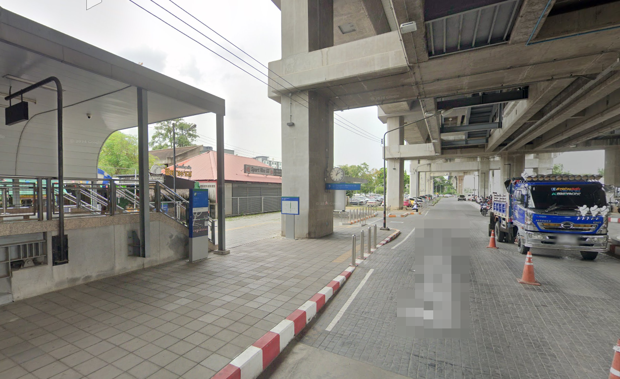 Book Hua Mak Bus Stop (Airport Rail Link)