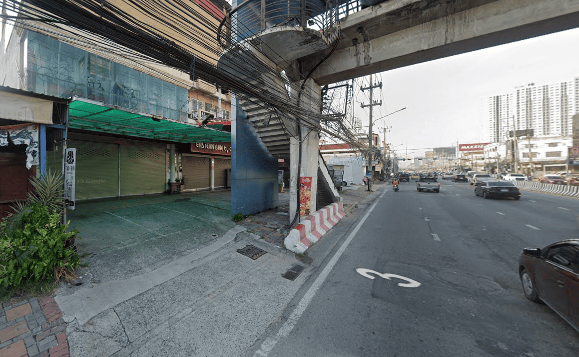Book Na Kluea's Subdistrict Wongsaithong Bus Stop (Next To Wrap Time Pattaya)