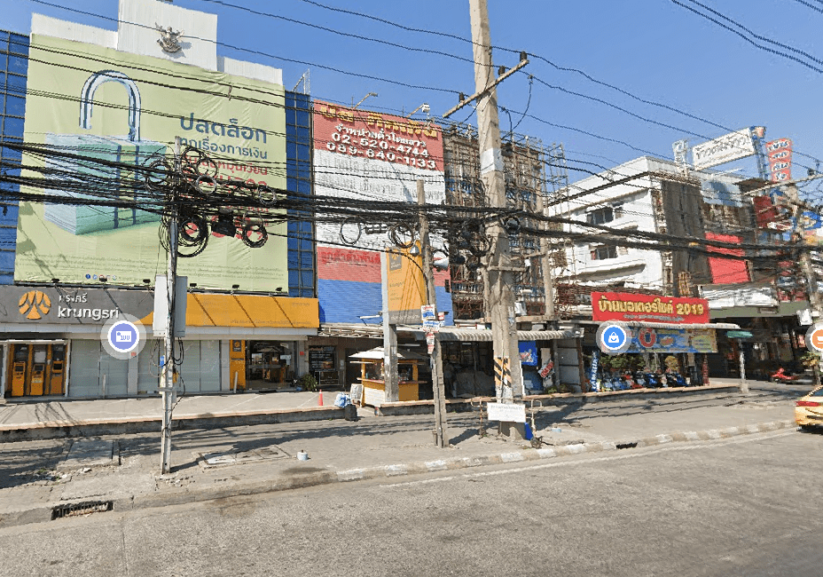 Book Mueang Chonburi District's Phetprasert Bus Stop (Opposite Ban Suan Rak Sat Clinic, Sukhprayoon Road)
