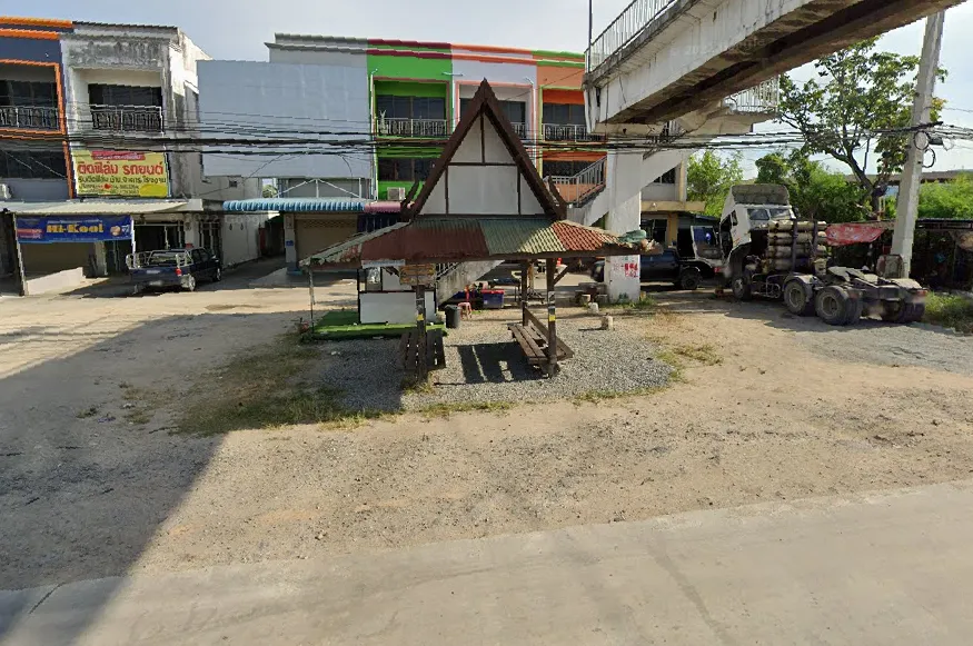จองตั๋วจุดจอด ต.บ้านบึง (ศาลาตรงข้ามบริษัทคิวบีเอ็ม)