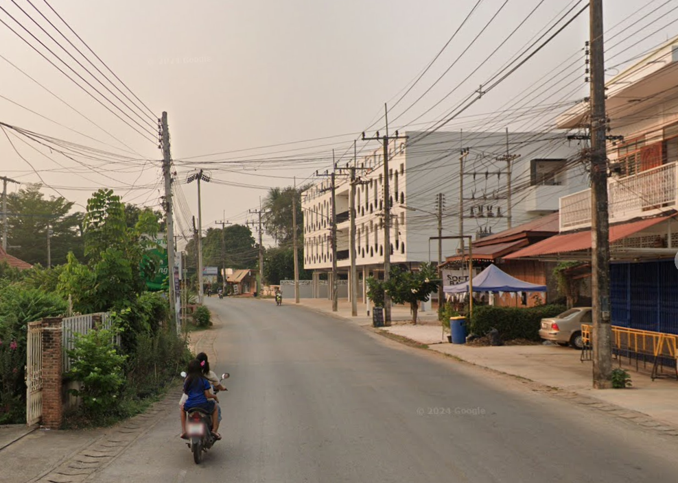 Book Ton Ma  Kham Bus Stop