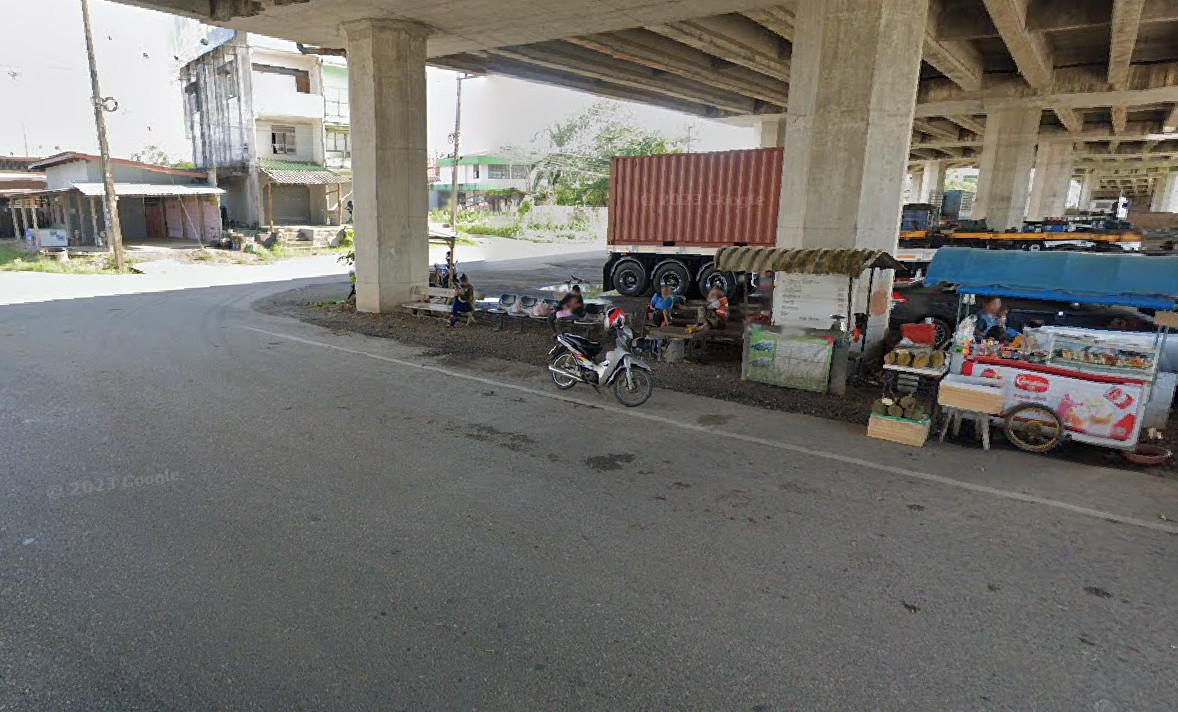 Book Pathomphon Intersection Bus Stop (Under The Bridge Crossing The Intersection)
