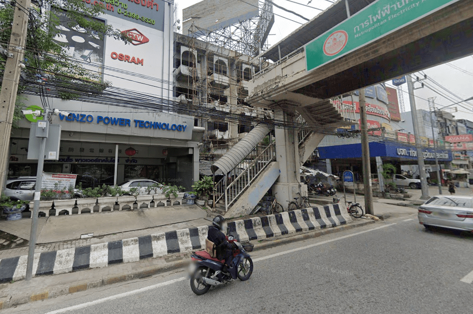 Book Bang Na Bus Stop (13 Coins)