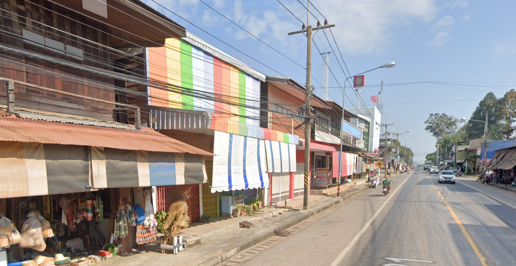 Book Kud Chum District Bus Stop (Opposite Thang Dee Yaowarat Shop)