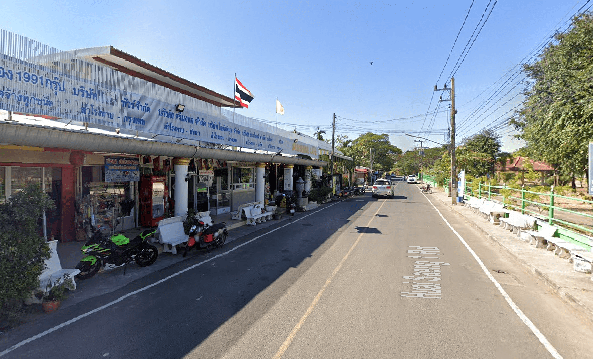 Book Samrong Thap District Bus Stop