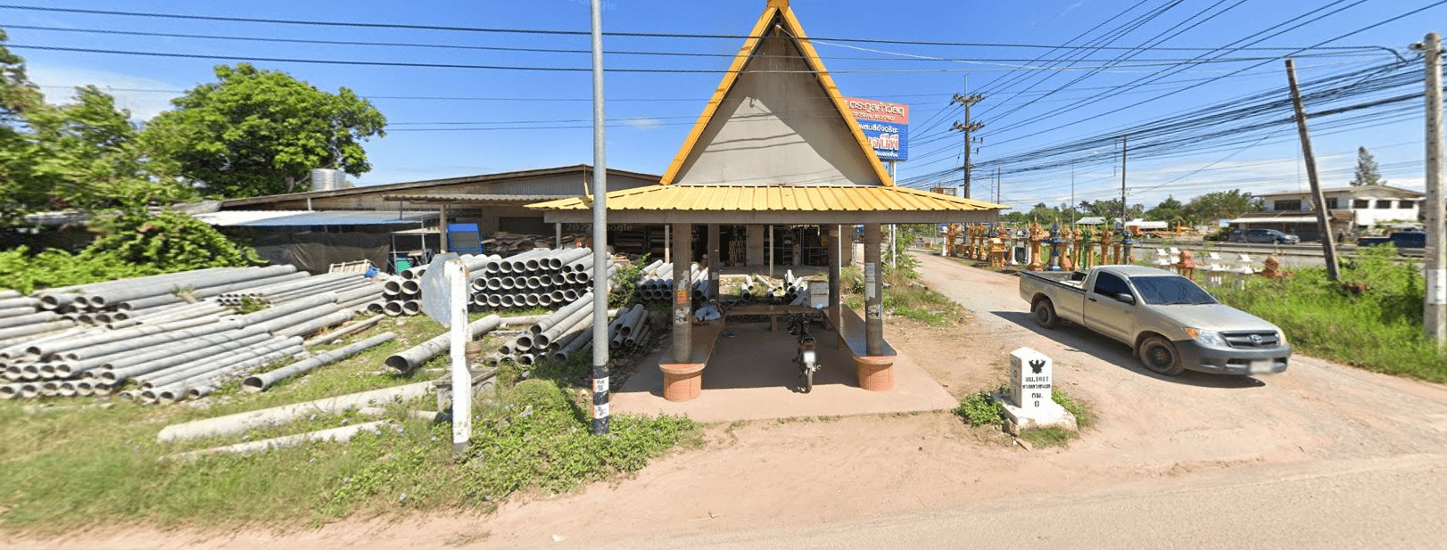 Book Chang Kham Intersection Bus Stop