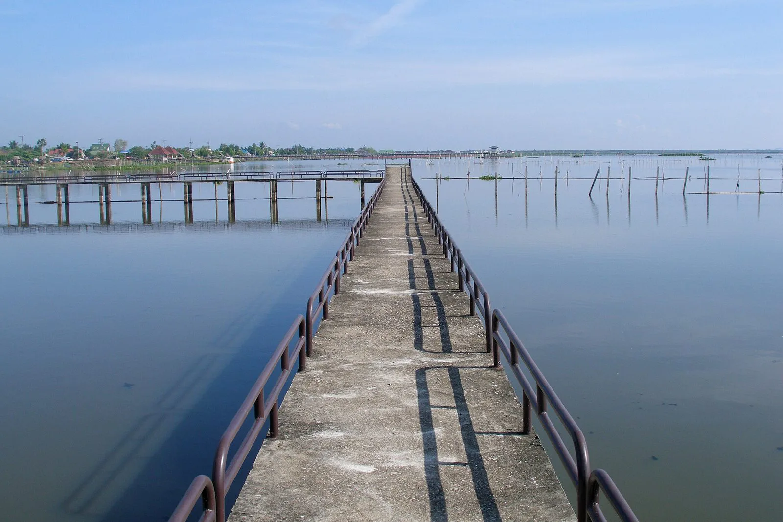 ทะเลน้อย