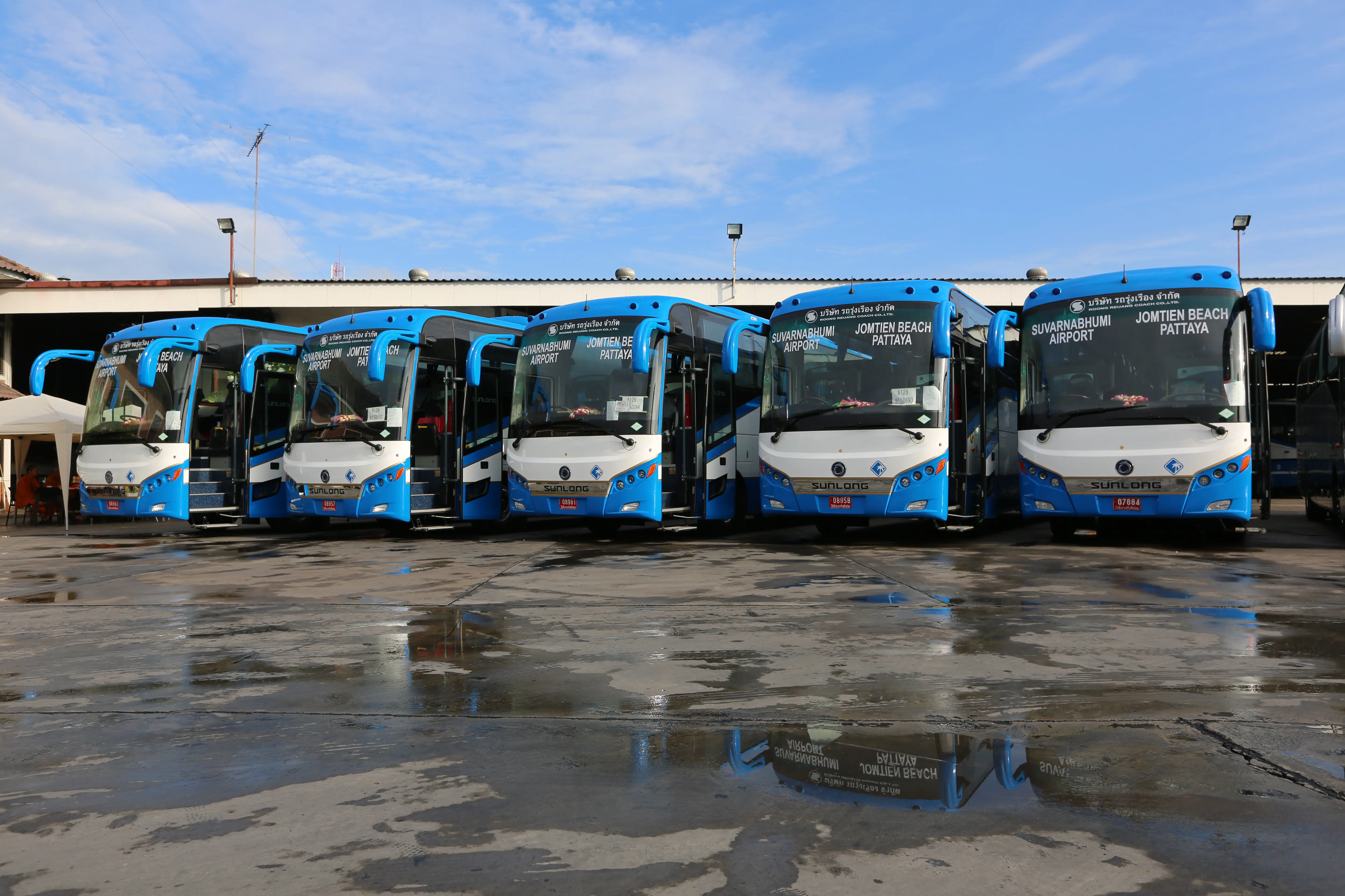 Roong Reuang Coach gallery photo 1