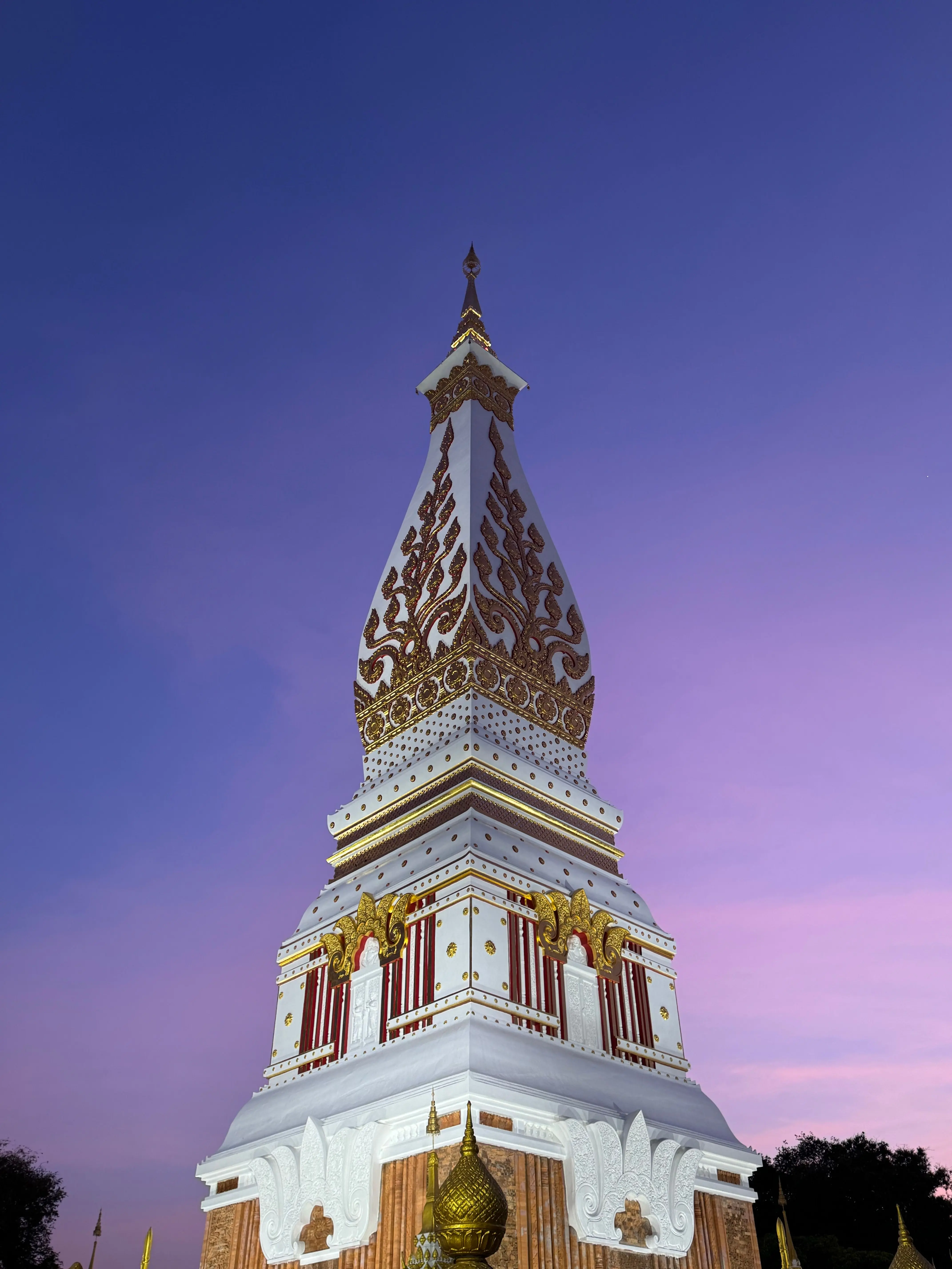 รถทัวร์ ระยอง ถึง นครพนม