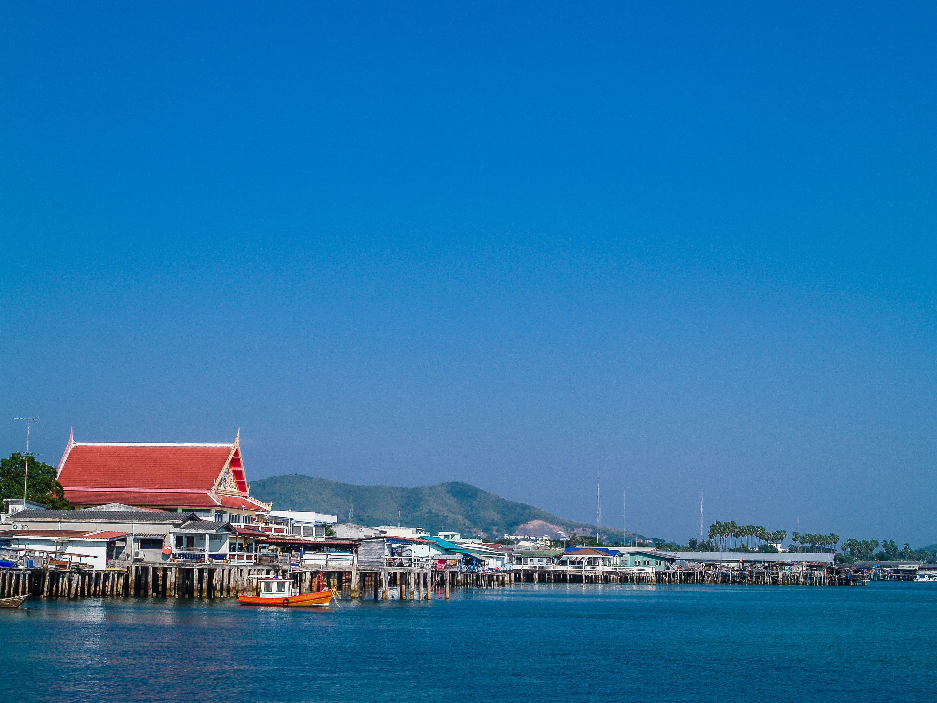 Bus Tak to Chonburi
