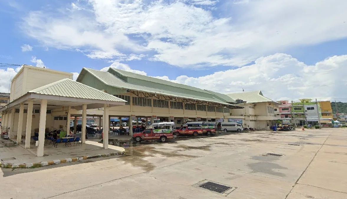 Uthai Thani Bus Terminal photo 3