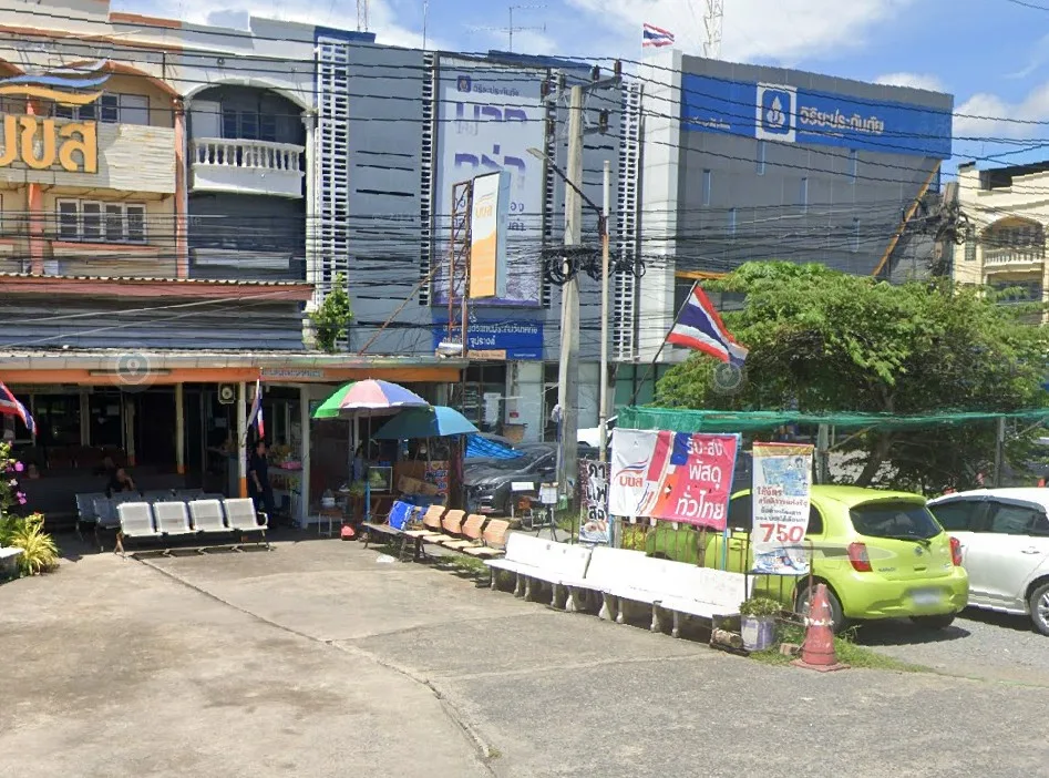Ayutthaya Bus Terminal photo 3