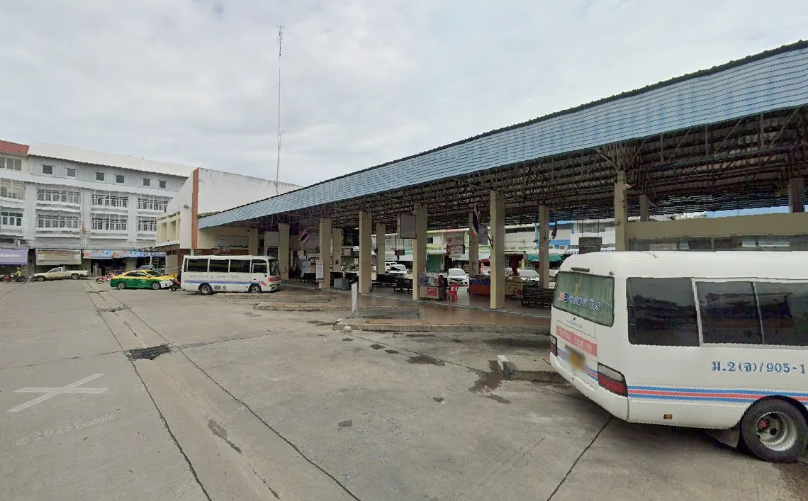 Sing Buri Bus Terminal photo 3